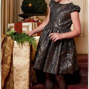 chasing fireflies girls dress 👗, size 7,new condition